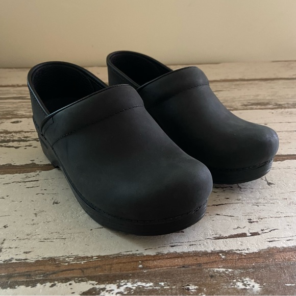 SOLD NWOT Dansko Professional Black Oiled Clogs - Picture 3 of 11